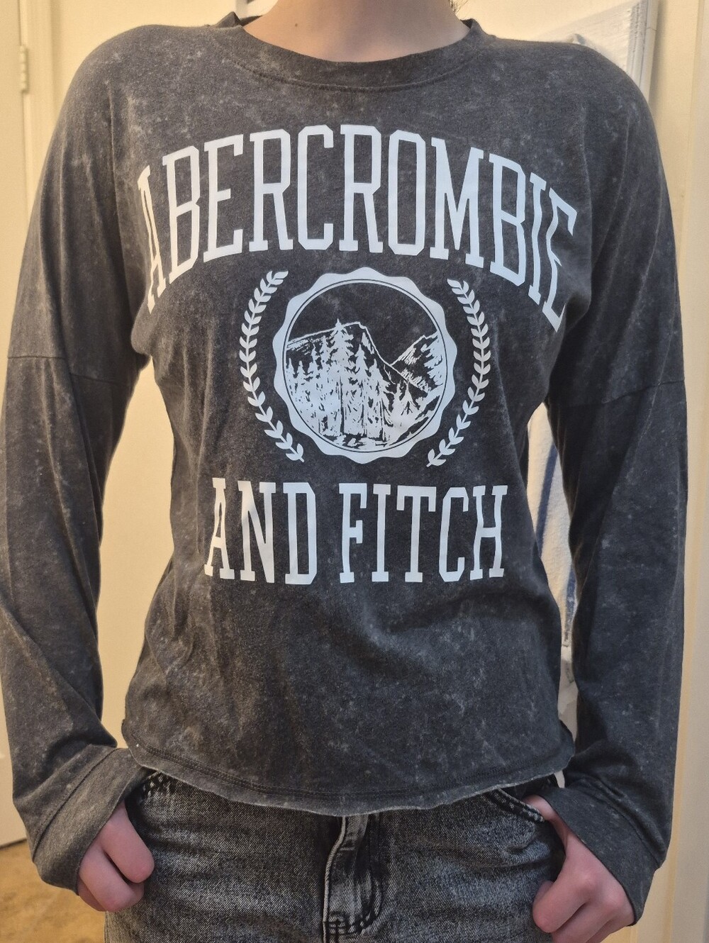 Long Sleeve Girls Abercrombie Acid Wash Tee